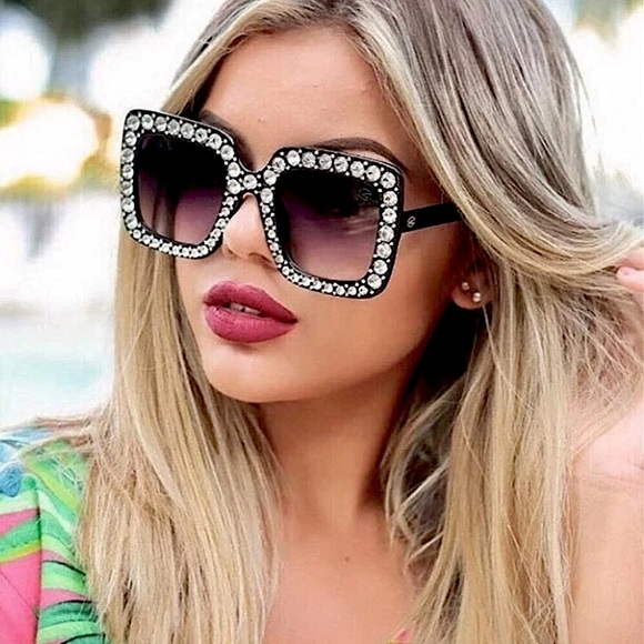 Black Rhinestone Oversized Sunglasses🕶 - Picture 9 of 13